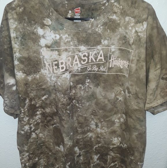NCAA Nebraska Huskers Men's Shirt - Picture 6 of 8
